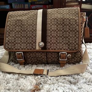Authentic Coach messenger bag